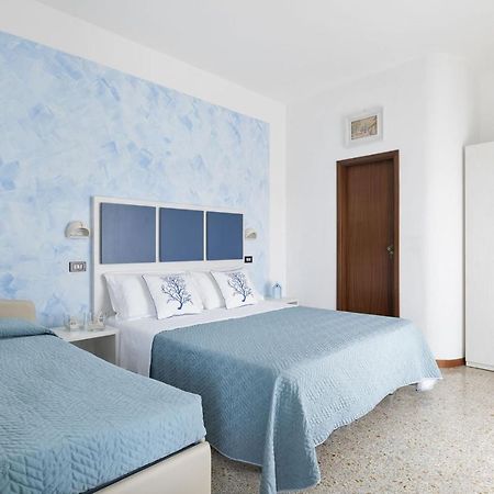 Hotel Capitol 米萨诺阿德里亚蒂科 外观 照片